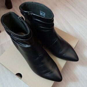 Clarks Teresa Black Leather Ankle Boot Size 7